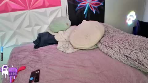 Snapshot of divynejade chatting on March 7, 2025, 2:34 pm Jade Divyne online show from March 7, 2025, 2:34 pm