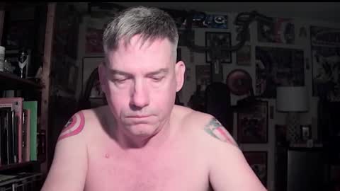 dix_handley_50 online show from January 6, 2026, 1:04 pm