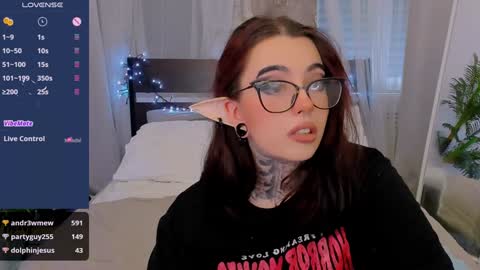 Snapshot of dixipixi_ chatting on January 11, 2025, 8:43 am dixipixi_ online show from January 11, 2025, 8:43 am