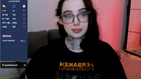 Snapshot of dixipixi_ chatting on March 6, 2025, 6:52 am dixipixi_ online show from March 6, 2025, 6:52 am