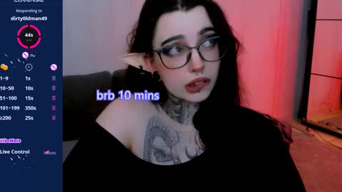 Snapshot of dixipixi_ chatting on March 6, 2025, 1:03 pm dixipixi_ online show from March 6, 2025, 1:03 pm