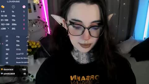 Snapshot of dixipixi_ chatting on October 25, 2025, 6:10 am dixipixi_ online show from October 25, 2025, 6:10 am