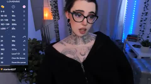dixipixi_ online show from June 12, 2026, 7:40 am