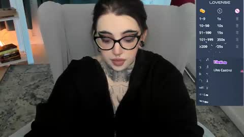 dixipixi_ online show from June 14, 2026, 5:31 am