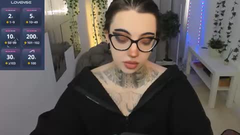 dixipixi_ online show from July 25, 2026, 5:38 am