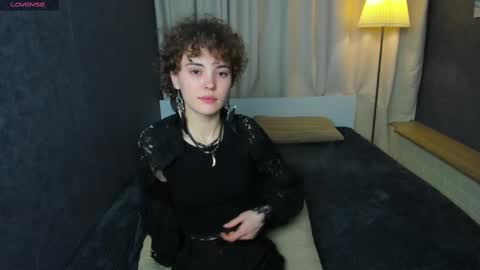 Snapshot of dizer_clop chatting on February 19, 2025, 6:43 pm Dizer online show from February 19, 2025, 6:43 pm