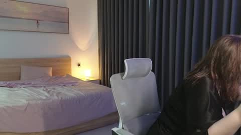 Jenia online show from April 27, 2026, 12:41 am
