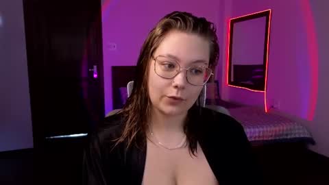 Snapshot of djennapalme chatting on June 17, 2026, 10:28 am Jenia online show from June 17, 2026, 10:28 am