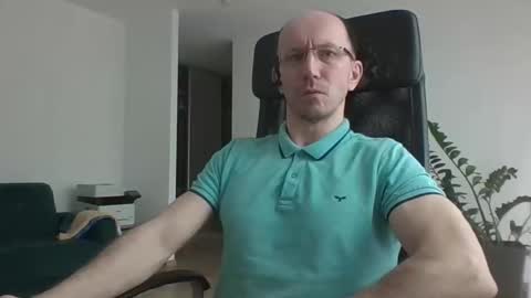 Snapshot of djentlemen1 chatting on April 16, 2026, 7:09 am djentlemen1 online show from April 16, 2026, 7:09 am