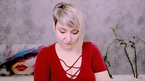 Snapshot of djullia chatting on June 5, 2026, 6:42 am djullia online show from June 5, 2026, 6:42 am
