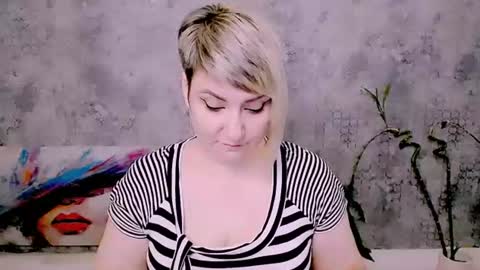 Snapshot of djullia chatting on June 8, 2026, 6:14 am djullia online show from June 8, 2026, 6:14 am