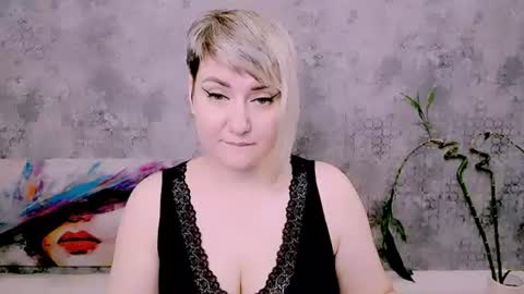Snapshot of djullia chatting on June 15, 2026, 6:15 am djullia online show from June 15, 2026, 6:15 am