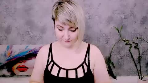 Snapshot of djullia chatting on June 18, 2026, 6:13 am djullia online show from June 18, 2026, 6:13 am