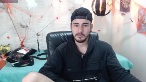 Snapshot of dmitrisanders1 chatting on December 4, 2024, 12:52 am Maybe in pvt online show from December 4, 2024, 12:52 am