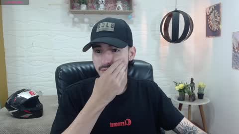 Snapshot of dmitrisanders1 chatting on January 21, 2025, 8:43 pm Maybe in pvt online show from January 21, 2025, 8:43 pm