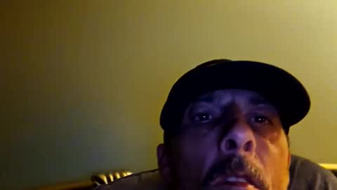 Snapshot of dogbone999081 chatting on October 8, 2025, 2:09 am dogbone999081 online show from October 8, 2025, 2:09 am