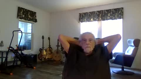 dogluc7 online show from January 31, 2025, 8:01 pm