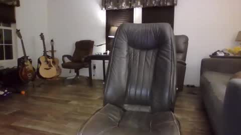 dogluc7 online show from November 28, 2025, 7:11 am