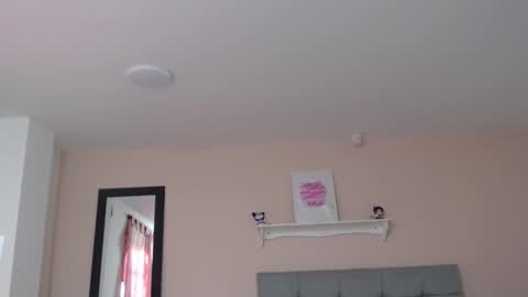 Snapshot of dolce_horny chatting on November 27, 2025, 12:18 pm Dolce online show from November 27, 2025, 12:18 pm