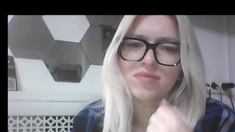 dolce_tempt online show from February 23, 2026, 8:12 am