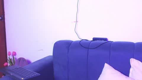 doll_and_thebrown online show from April 28, 2026, 2:27 am