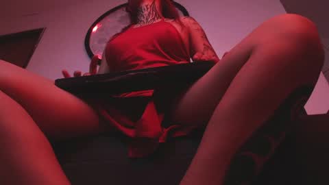 doll_and_thebrown online show from April 30, 2026, 1:34 am