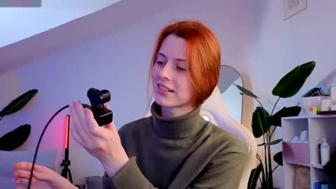 Snapshot of doll_lesli chatting on November 24, 2025, 8:36 am Your doll Lesli online show from November 24, 2025, 8:36 am