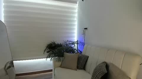 doll_oriana online show from July 31, 2026, 7:13 pm