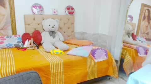 ilona online show from April 29, 2026, 5:44 am