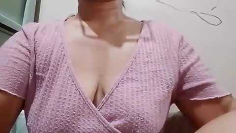 Snapshot of dolly926661 chatting on June 23, 2026, 10:35 am dolly926661 online show from June 23, 2026, 10:35 am