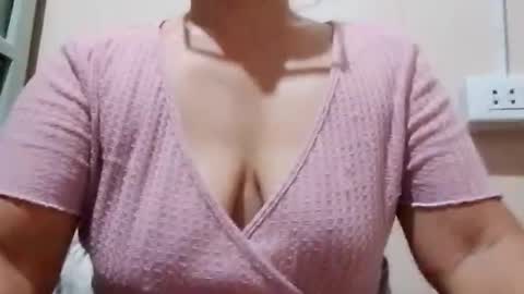 Snapshot of dolly926661 chatting on June 27, 2026, 9:36 am dolly926661 online show from June 27, 2026, 9:36 am