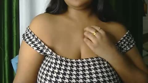 dolly_2 online show from January 13, 2025, 5:23 am