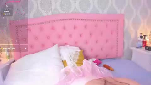 Snapshot of dolly_kitter chatting on June 14, 2026, 11:45 am dolly_kitter online show from June 14, 2026, 11:45 am