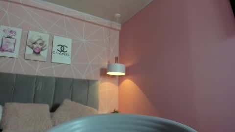 Call me Zoe  online show from February 13, 2025, 5:26 am