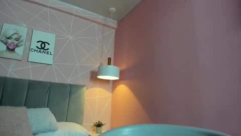 Call me Zoe  online show from November 5, 2025, 10:43 pm