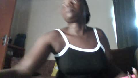 Snapshot of dollyvee chatting on July 6, 2026, 3:03 pm dollyvee online show from July 6, 2026, 3:03 pm
