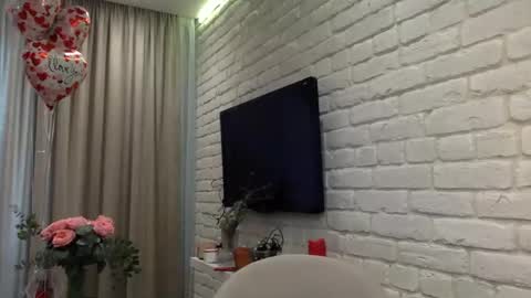 DOM MUMMY online show from February 16, 2025, 9:59 am