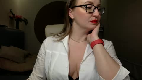 DOM MUMMY online show from February 23, 2025, 4:57 pm