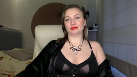 DOM MUMMY online show from March 8, 2025, 6:32 am