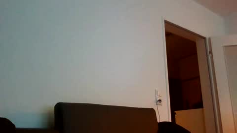 dombio_12 online show from February 20, 2025, 6:57 pm