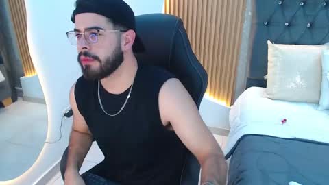 Snapshot of domboy_ chatting on May 17, 2026, 8:05 pm domboy online show from May 17, 2026, 8:05 pm