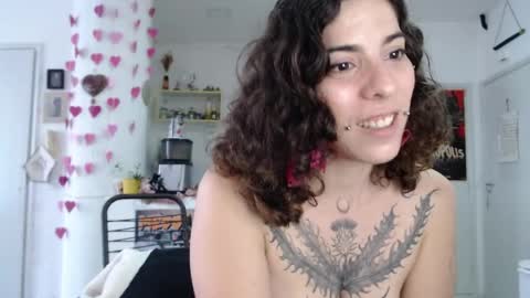Snapshot of domenica_dos_ouros chatting on May 27, 2026, 5:54 pm sweet domme online show from May 27, 2026, 5:54 pm
