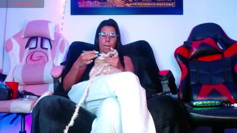 Snapshot of domina_lia chatting on December 7, 2024, 4:42 am Domina Lia online show from December 7, 2024, 4:42 am