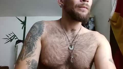 Logan - INDEPENDET MODEL online show from March 27, 2026, 7:13 pm