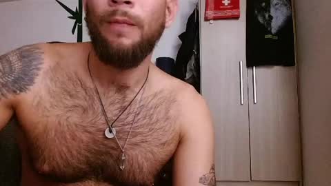 Logan - INDEPENDET MODEL online show from April 9, 2026, 6:19 am