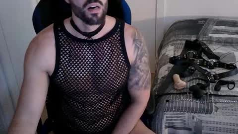 Snapshot of dominatedtitan chatting on October 5, 2025, 5:44 pm DominatedTitan online show from October 5, 2025, 5:44 pm