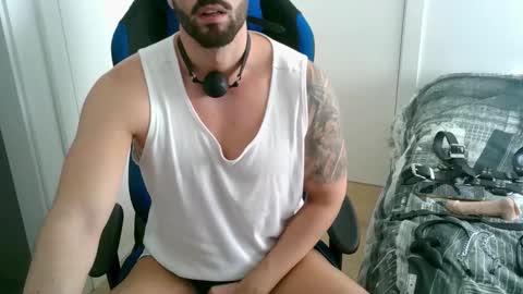 Snapshot of dominatedtitan chatting on October 24, 2025, 9:17 am DominatedTitan online show from October 24, 2025, 9:17 am