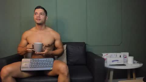 Dominc berry online show from March 6, 2026, 12:01 pm