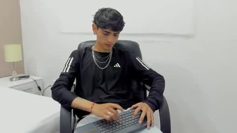 Dominic foox online show from February 5, 2026, 1:05 pm