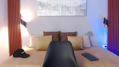 Dominic online show from September 21, 2025, 9:49 pm